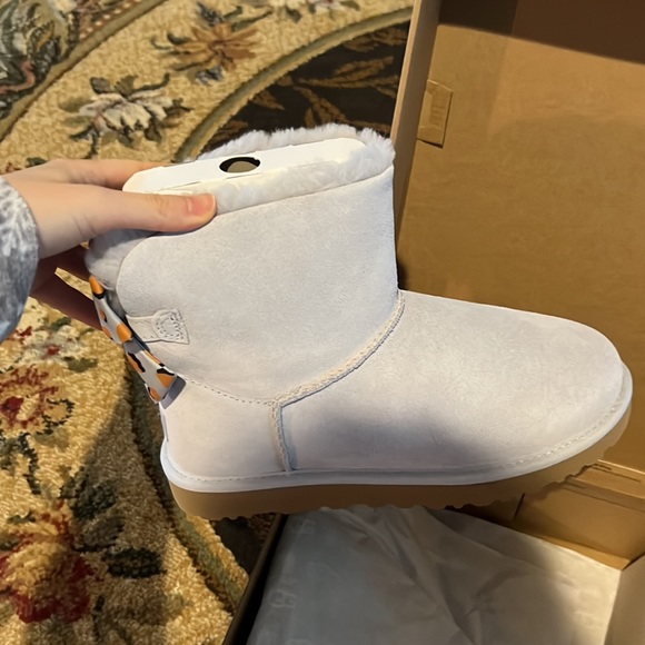 mini bailey bow Uggs : NEW - Picture 6 of 12